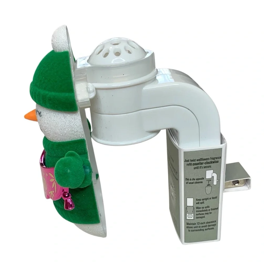 BATH & BODYWORKS Feliz Navidad Snowman Wallflower Plug In
